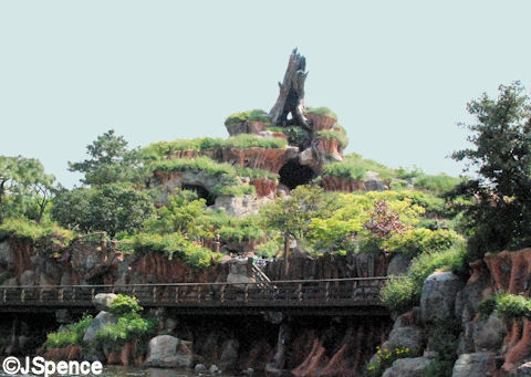 Tokyo Disneyland Splash Mountain
