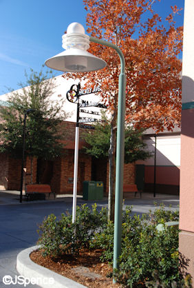Mickey Ave Lamp Post