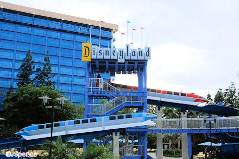 Disneyland Hotel Swimming Pool