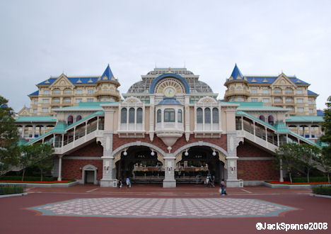 Monorail from MiraCosta or Ambassador hotels to Tokyo Disneyland Station 