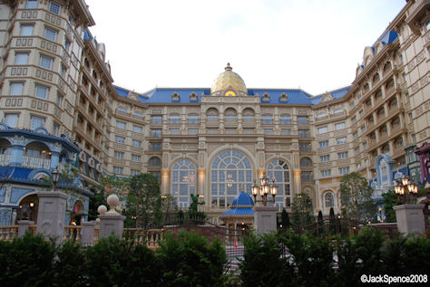 Tokyo Disneyland Hotel 