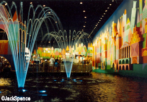 Magic Kingdom Small World Queue