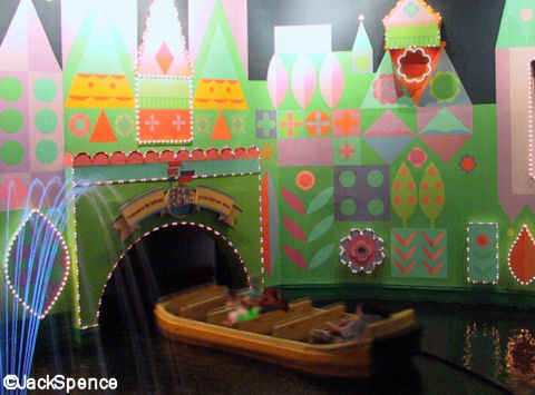 Magic Kingdom Small World Queue