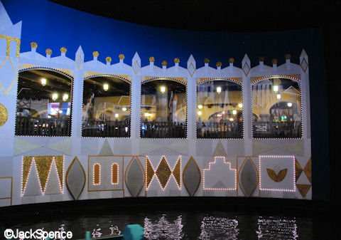 Pinocchio Village Haus/Small World