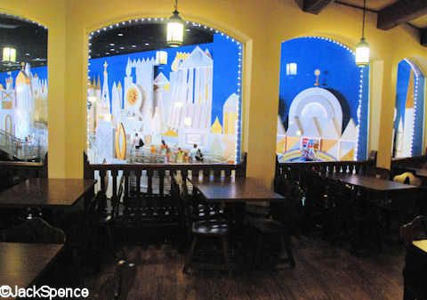 Pinocchio Village Haus/Small World