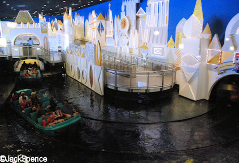 Pinocchio Village Haus/Small World