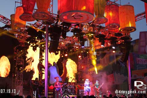 Let Disneyland Entertain You