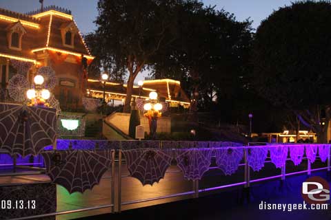 Disneyland Unleashes the Villains 