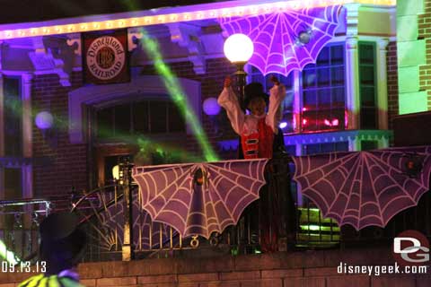 Disneyland Unleashes the Villains 