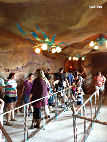 ariels-grotto-queue.jpg