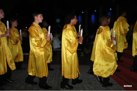 candlelight-processional-choir.jpg