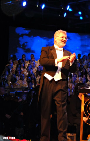 candlelight-processional-conductor.jpg