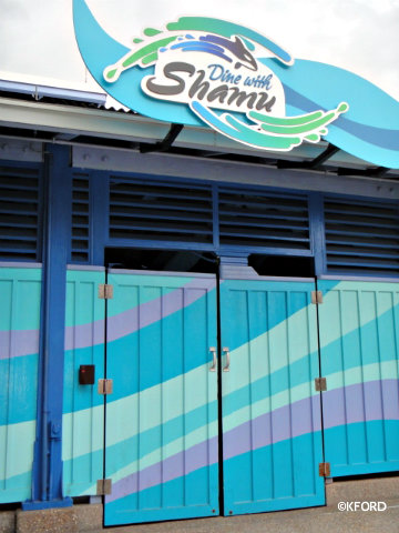 dine-with-shamu-entrance.jpg