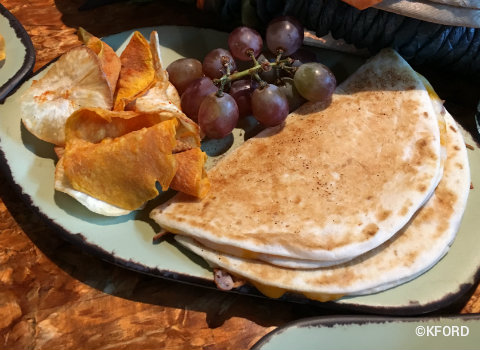 disney-animal-kingdom-pandora-satuli-canteen-kids-quesadillas.jpg