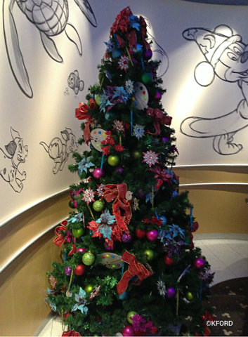 disney-fantasy-animators-palate-christmas-tree.jpg