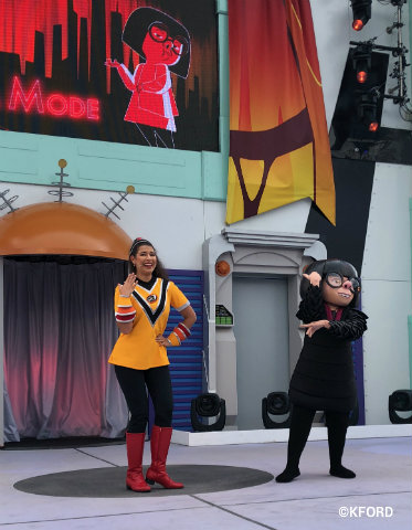 disney-incredible-tomorrowland-expo-edna-mode.jpg