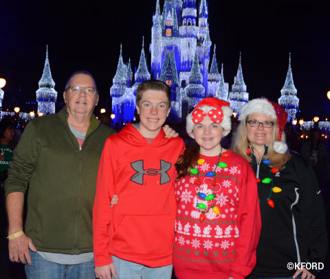 disney-mickeys-very-merry-christmas-party-family-photo.jpg