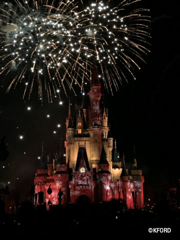 disney-mickeys-very-merry-christmas-party-wishes-fireworks.jpg