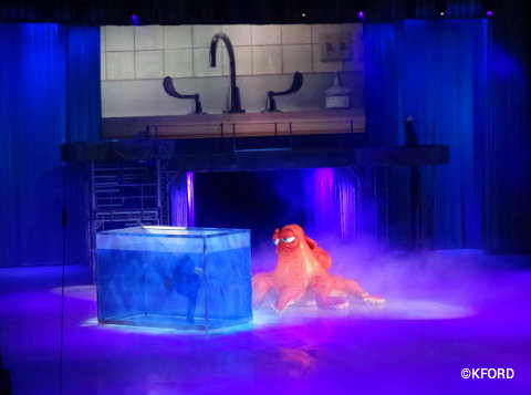 disney-on-ice-follow-your-heart-finding-dory-tank.jpg