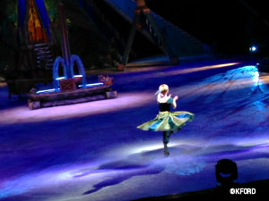 disney-on-ice-frozen-anna-fountain.jpg