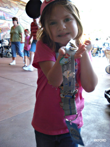 disney-pin-trading-lanyard.jpg