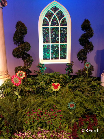 disney-vera-bradley-perfect-petals-garden.jpg
