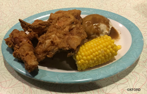 disney-world-50s-prime-time-cafe-aunt-liz-golden-fried-chicken.jpg