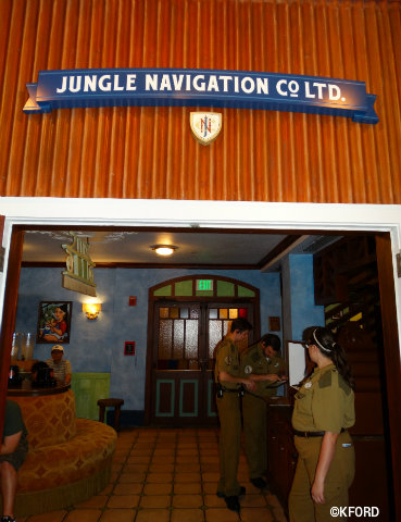 disney-world-skipper-canteen-waiting-area.jpg