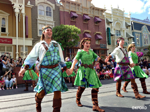 Disney World's new Festival of Fantasy Parade is a spectacle for the ...