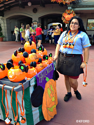 A Family Touring Plan For Mickey S Not So Scary Halloween Party
