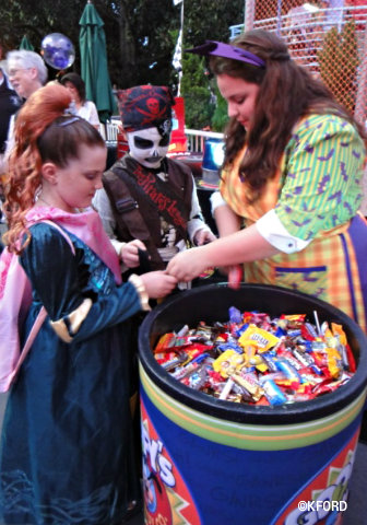 mickeys-halloween-party-trick-or-treat.jpg