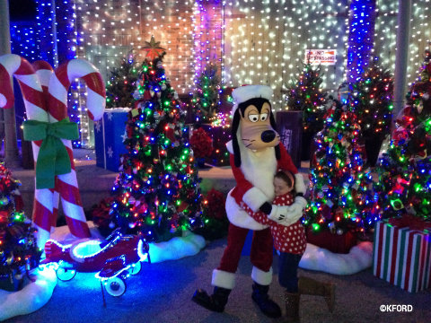 osborne-lights-santa-goofy.jpg