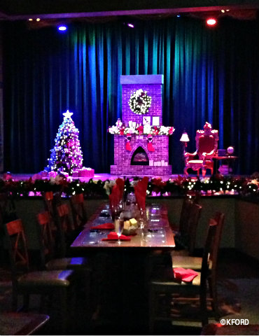 santas-fireside-feast-stage.jpg