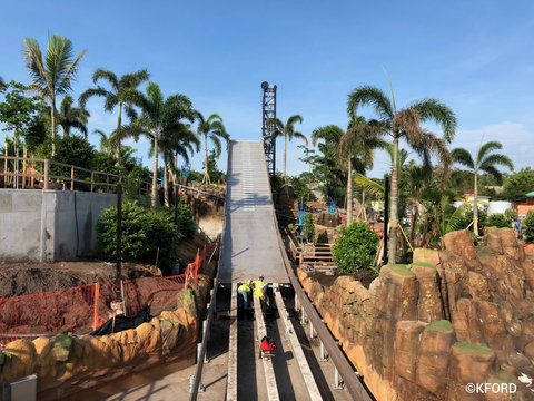 seaworld-orlando-infinity-falls-splashdown.jpg