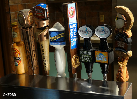 seaworld-orlando-mamas-pretzel-kitchen-draft-beer.jpg