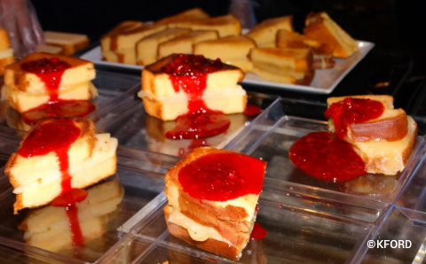 seaworld-orlando-seven-seas-food-festival-pound-cake.jpg