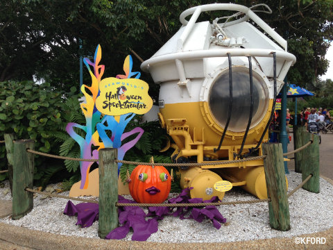 seaworld-spooktacular-pass-member-photo-op.jpg