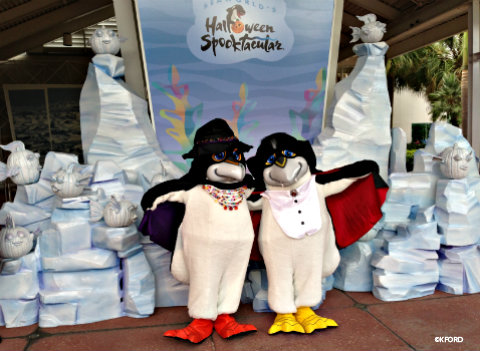 seaworld-spooktacular-pete-penny-penguin.jpg