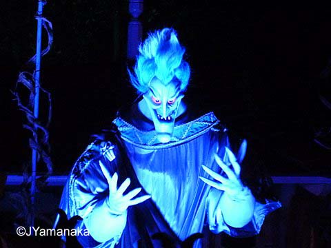 Disneyland Unleashes the Villains 
