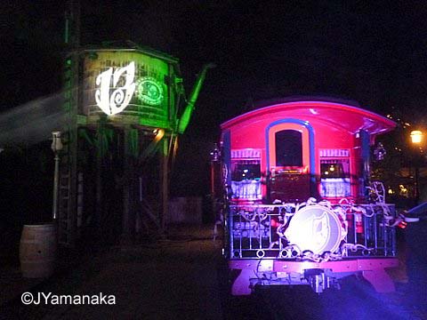 Disneyland Unleashes the Villains 