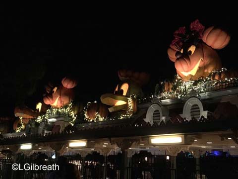 Disneyland Entrance pumpkins