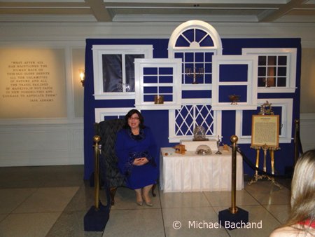 Chanukah storyteller