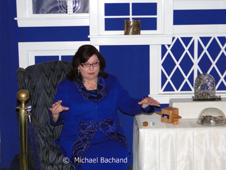 Chanukah storyteller