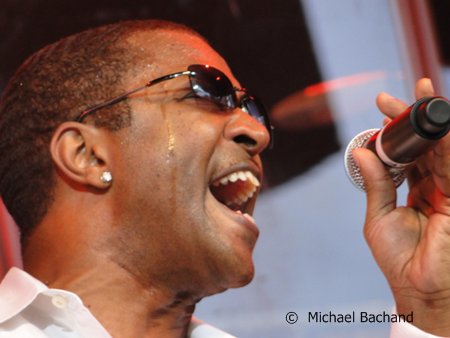 Kool & The Gang performs