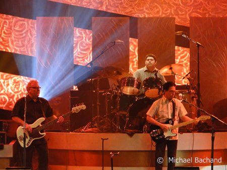 Los Lobos performs