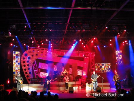 Los Lobos performs