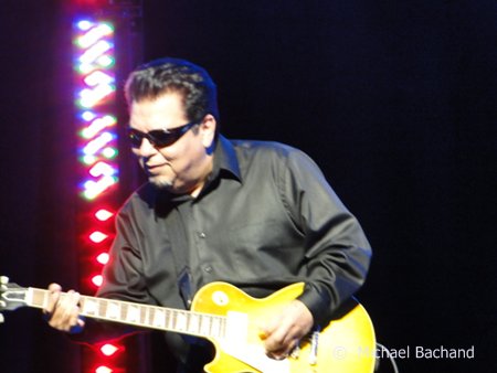 Los Lobos performs