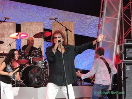 Starship in concert