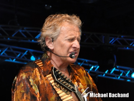 Air Supply performs