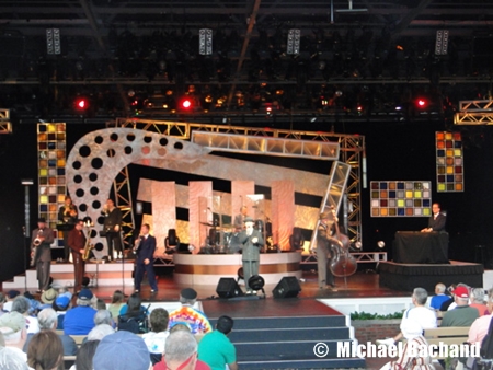 Big Bad Voodoo Daddy performs